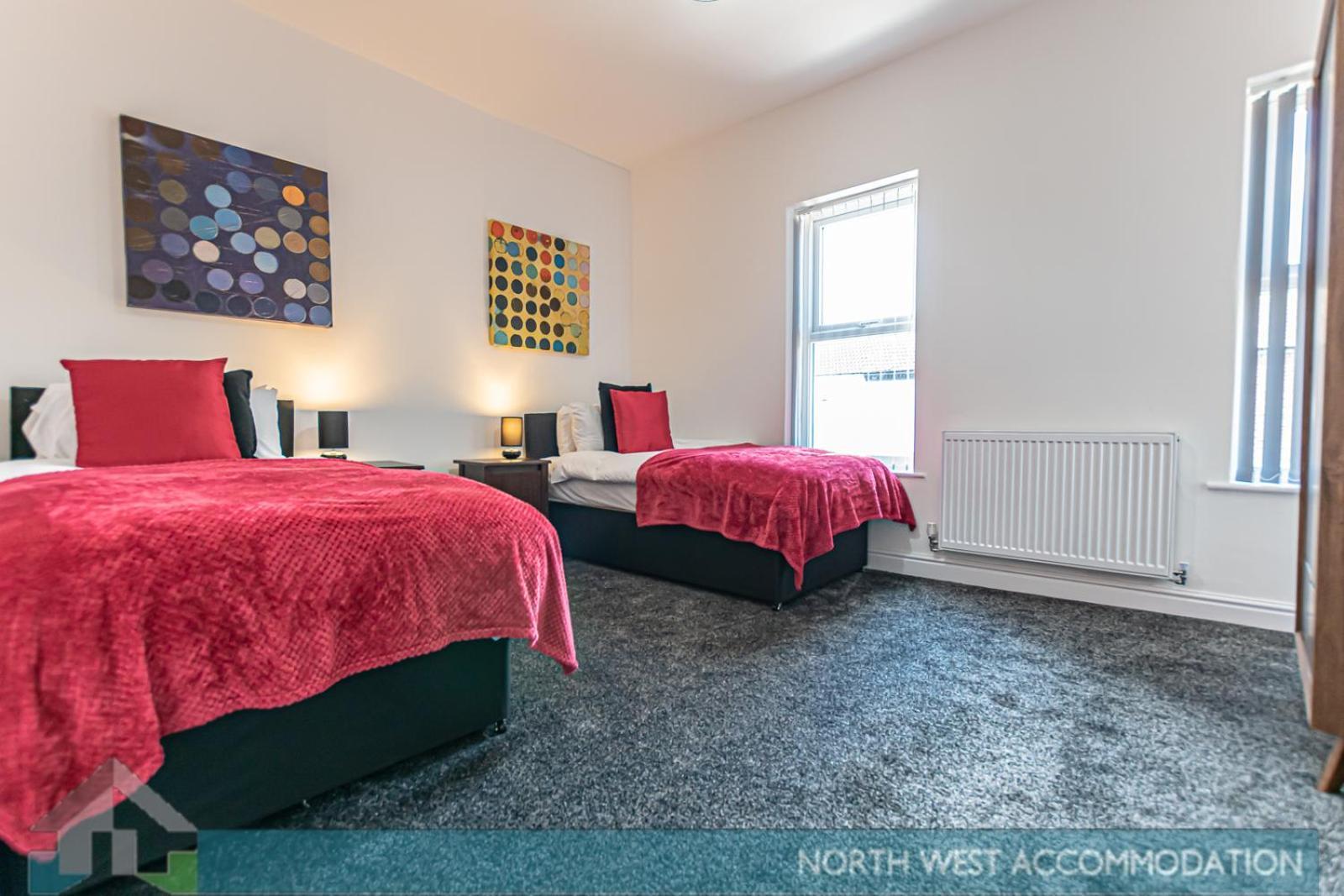 Wellfield Serviced Accommodation Warrington Exterior foto