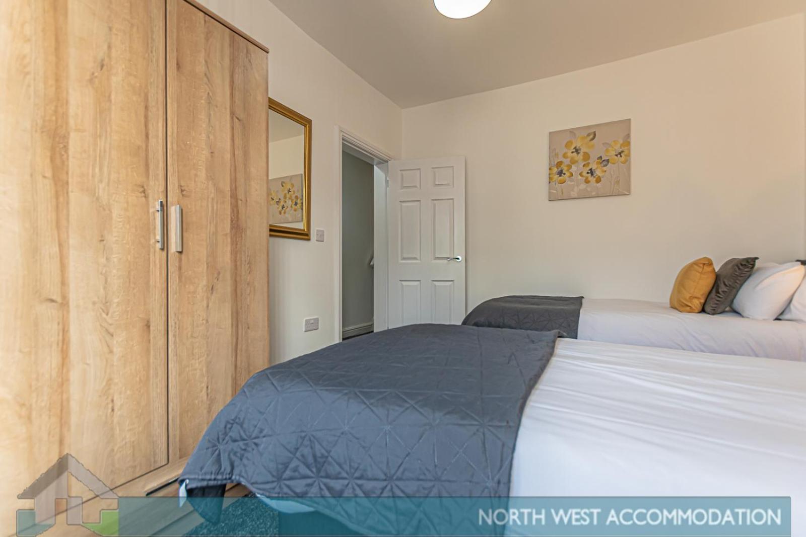 Wellfield Serviced Accommodation Warrington Exterior foto