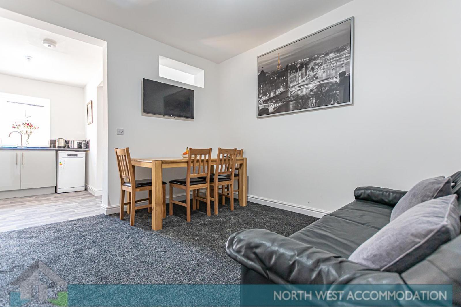 Wellfield Serviced Accommodation Warrington Exterior foto